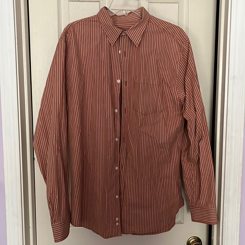 Mens Old Navy LS button down dress shirt. Size L